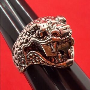 VINTAGE BEAUTIFUL CHUNKY SNAKE
HEAD RING BOLD RING